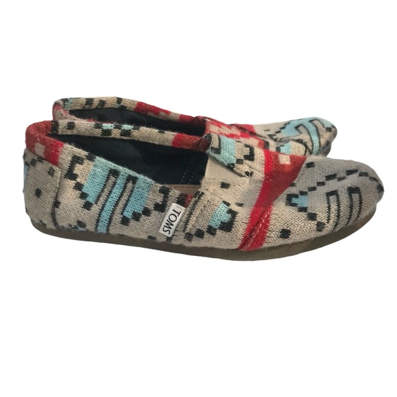 Tom's size 6 Gray Knit Sweater Ethnic Native Navajo Print Shoes Slip On Flats - Picture 1 of 7
